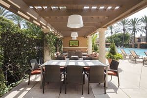 Las Palmas West Irvine Apartments Community Features & Amenities