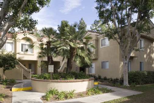 Exterior view of San Marino Villa Apartment Homes in Irvine, CA.