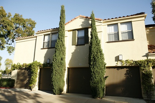 Exterior view of San Mateo Apartment Homes in Irvine, CA.