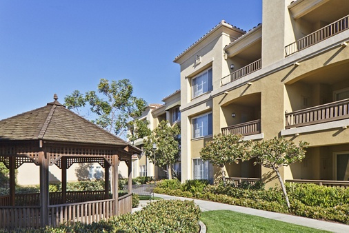 Exterior view of Santa Clara Apartment Homes in Irvine, CA.