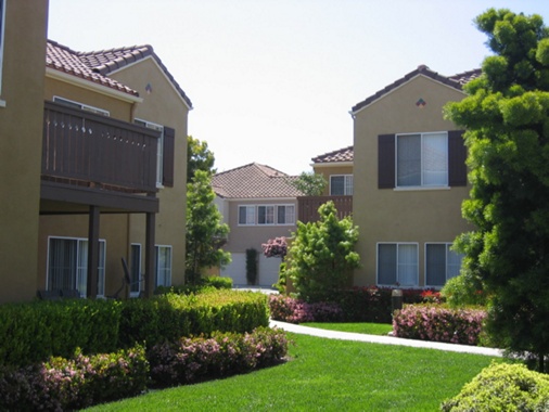 Exterior view of Santa Maria Apartment Homes in Irvine, CA.