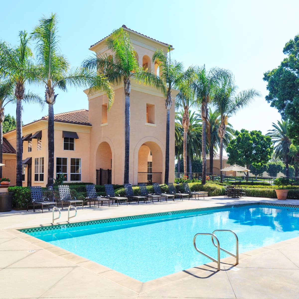 Villa Coronado Apartments in Irvine