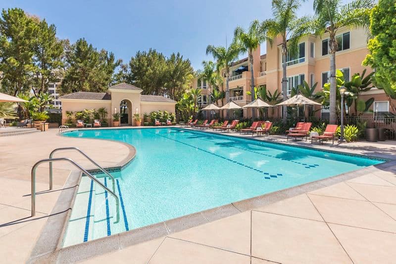 Colony at Fashion Island® 1 of 2