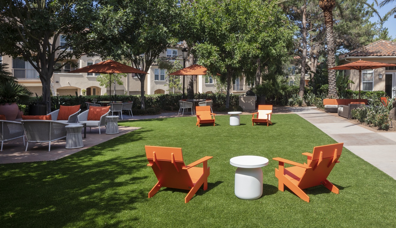 View of outdoor courtyard at Turtle Ridge Apartment Homes in Newport Beach, CA.
