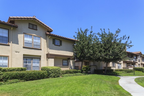 Exterior view of Rancho Maderas Apartment Homes in Tustin, CA.