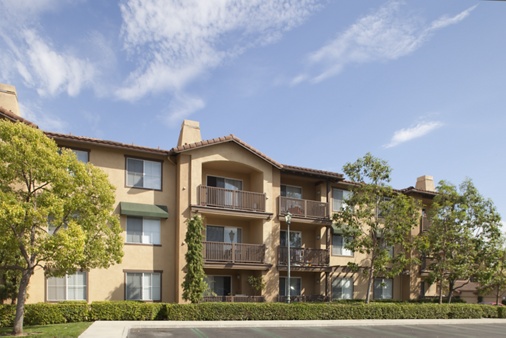Exterior view of Rancho Monterey Apartment Homes in Tustin, CA.