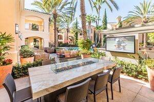 Torrey Villas Carmel Valley Apartments Community Features & Amenities