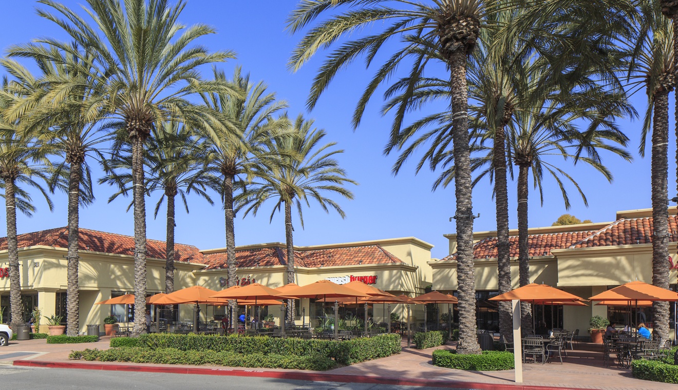 General views of Westpark Plaza neighborhood retail center in Irvine Spectrum. Lamb 2015.