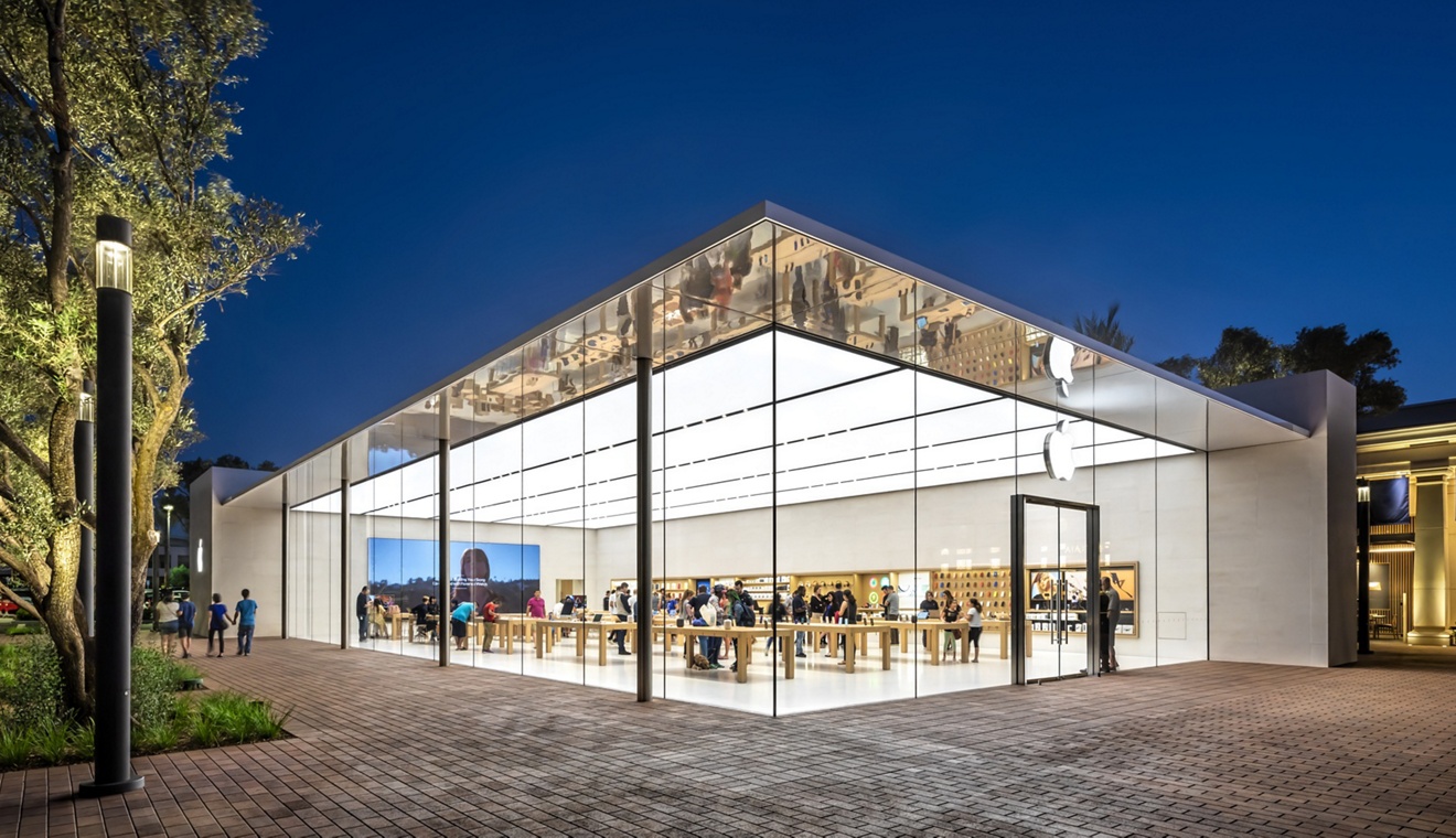 Photography of Apple Store at Irvine Spectrum Center in Irvine, CA