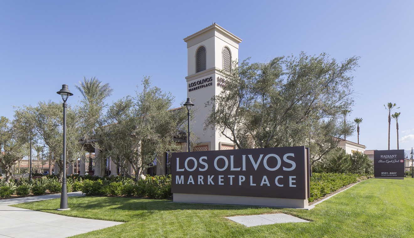 Photography of the Los Olivos Marketplace shopping center in Irvine, CA