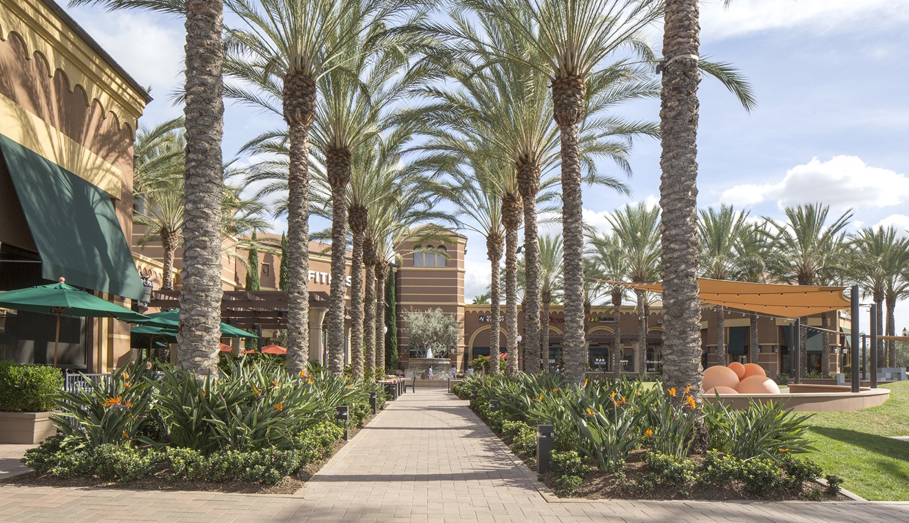 Image of Woodbury Town Center in Irvine, CA