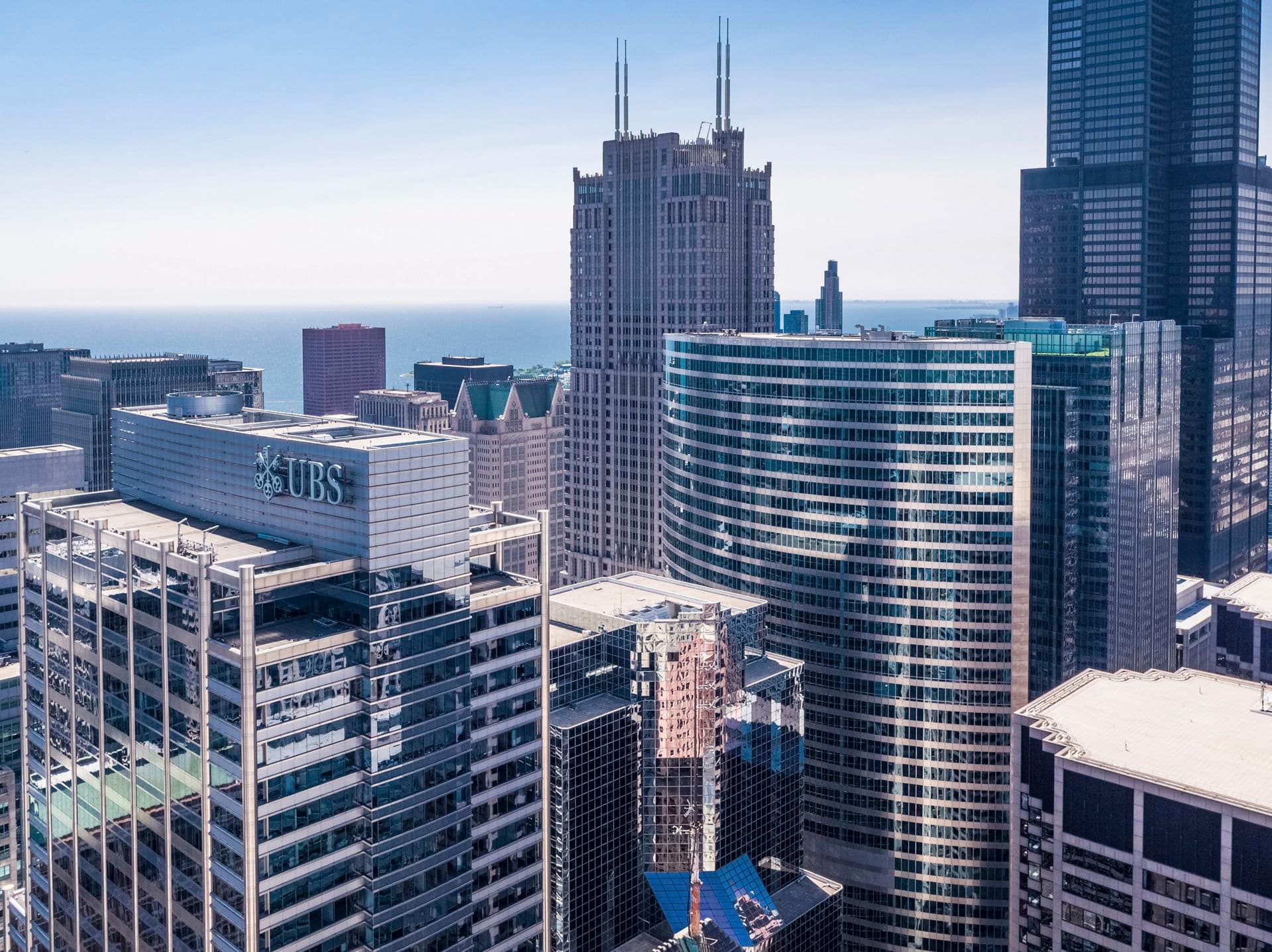Aerial photography of 71 South Wacker and One North Wacker in Chicago