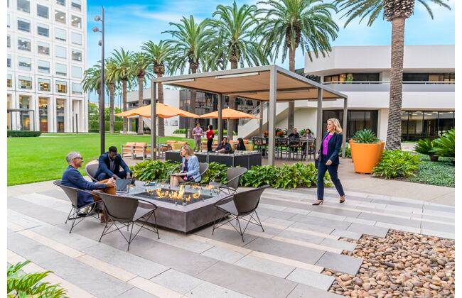Lifestyle photography of the Commons at MacArthur Court, Irvine, Ca