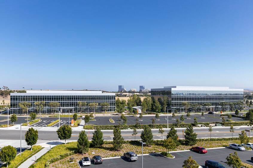 Building photography of Discovery Park - 505 and 525 Technology in Irvine, CA