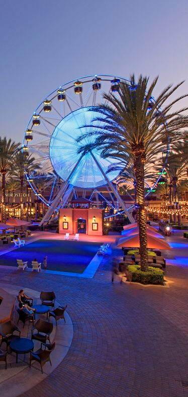 Images of the Giant Wheel at Irvine Spectrum Center. Lamb 2015.