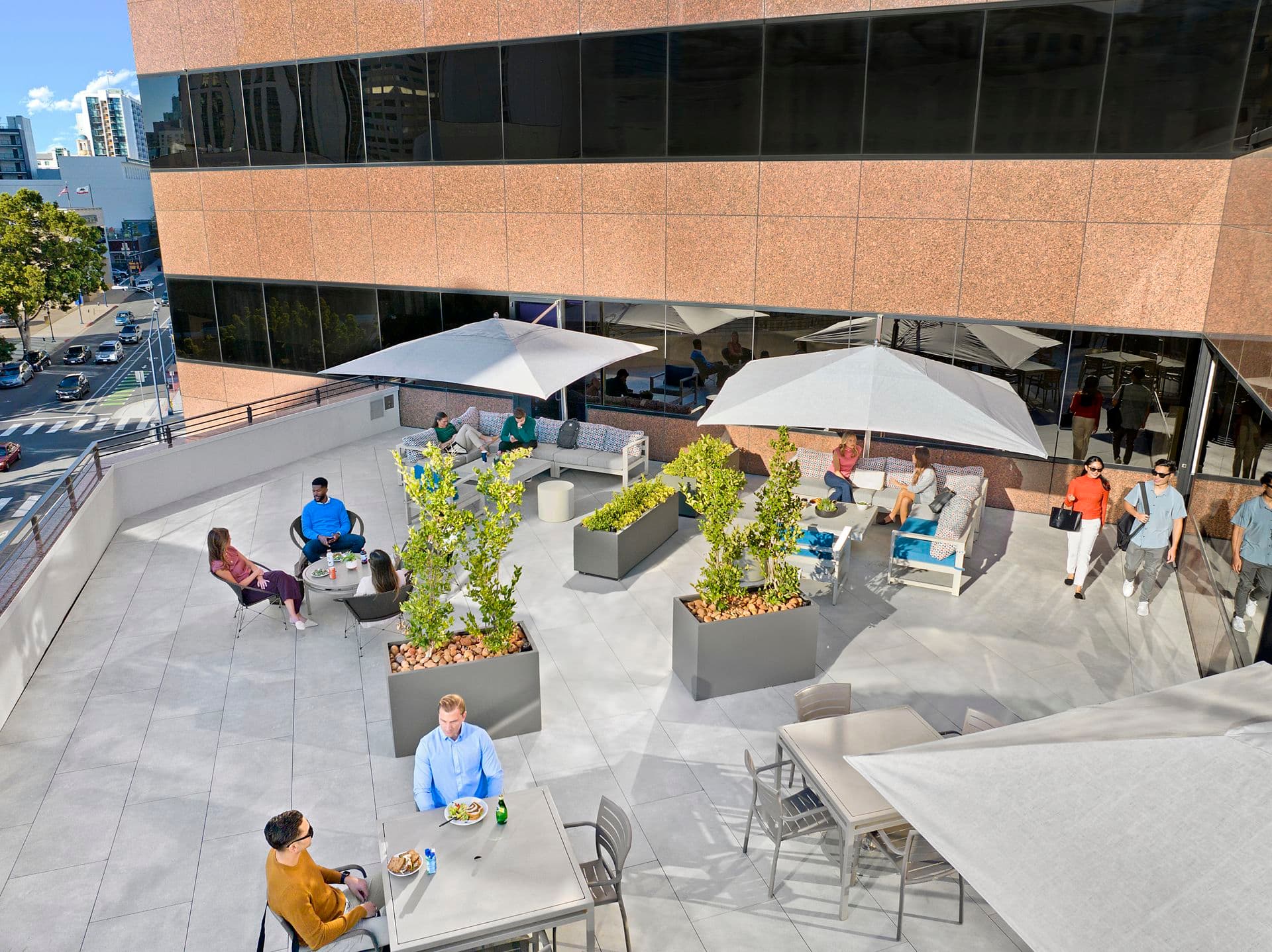 Exterior lifestyle photography of the outdoor workspace at Wells Fargo Plaza in San Diego, CA.