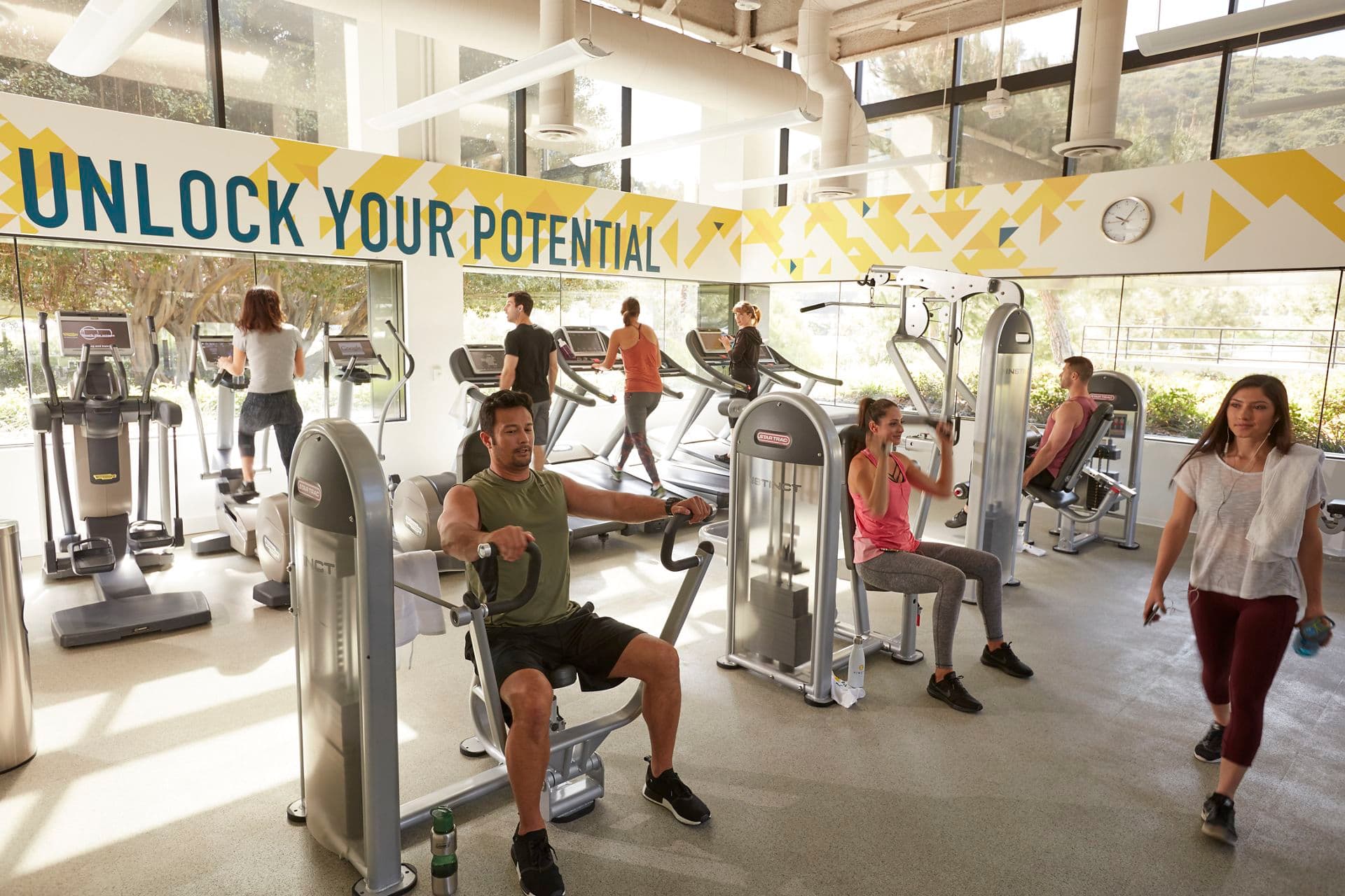 Image of Kinetic fitness center at 3111 Camino Del Rio North, Centerside, San Diego, California