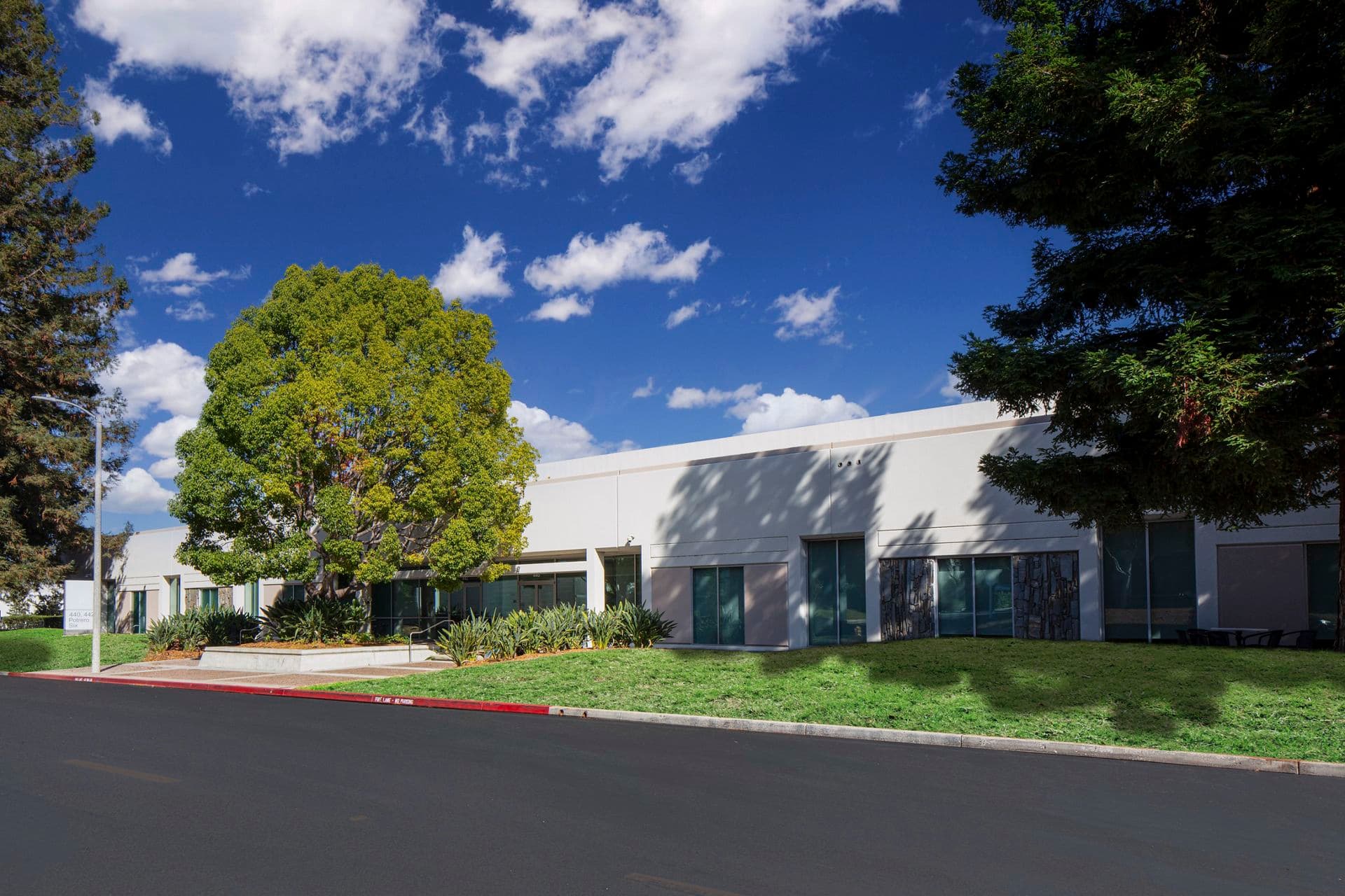 Exterior building photography of the 440 Potrero Ave building in Sunnyvale, CA.