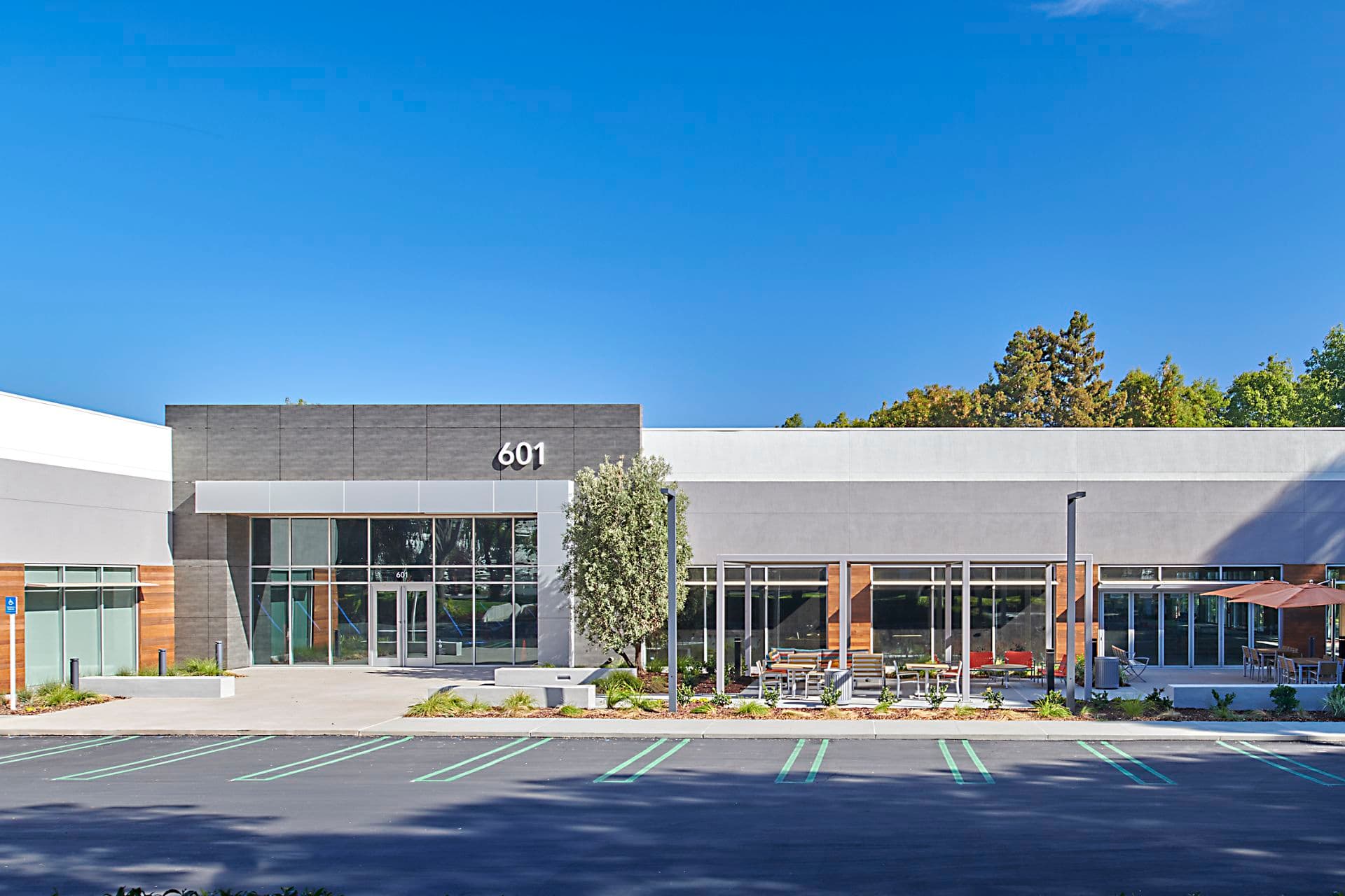 Exterior building photography of 601-605 W. California in Sunnyvale, CA